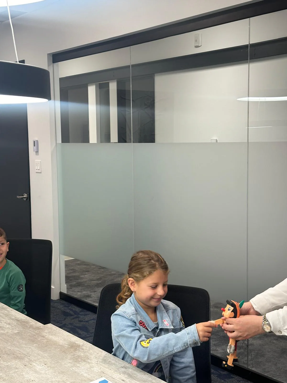 Students enjoying Arabic learning activities at Salis