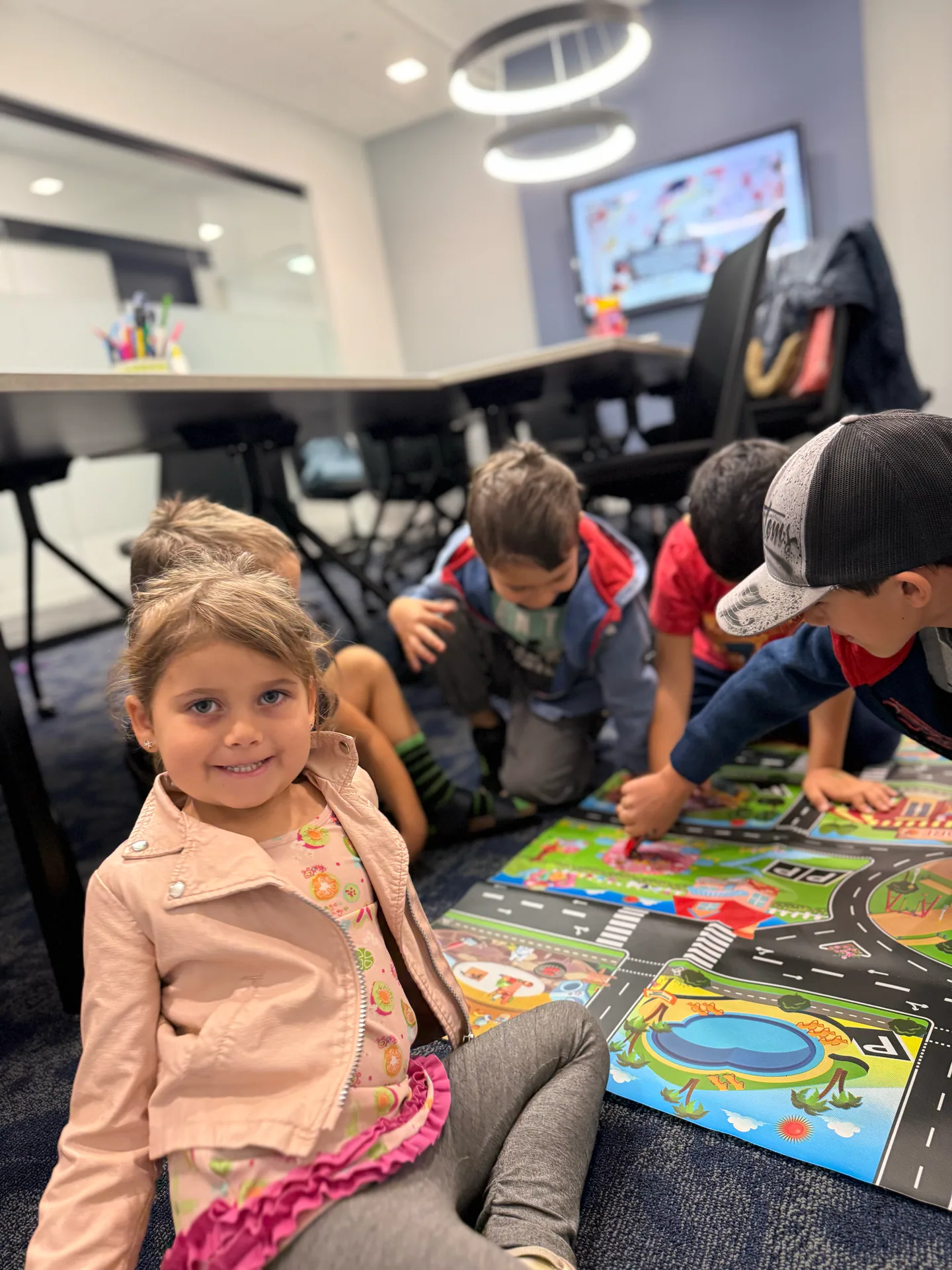 Students enjoying Arabic learning activities at Salis