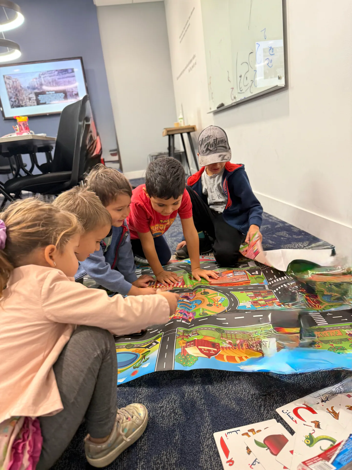 Students enjoying Arabic learning activities at Salis